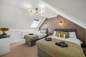 Book today at 3 Bed town centre House in Bicester with free 2 parking ,free Wi-Fi by Platinum Key Properties